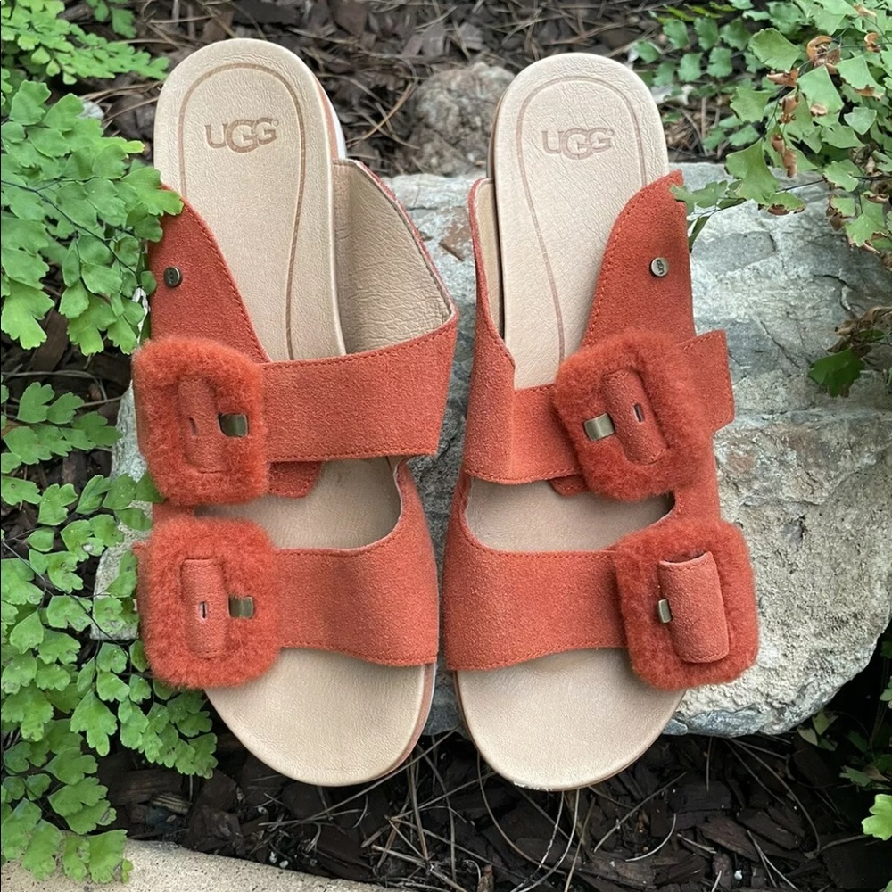 UGG FLUFF INDIO SLIDE SANDALS SUEDE SIZE 11-NEW